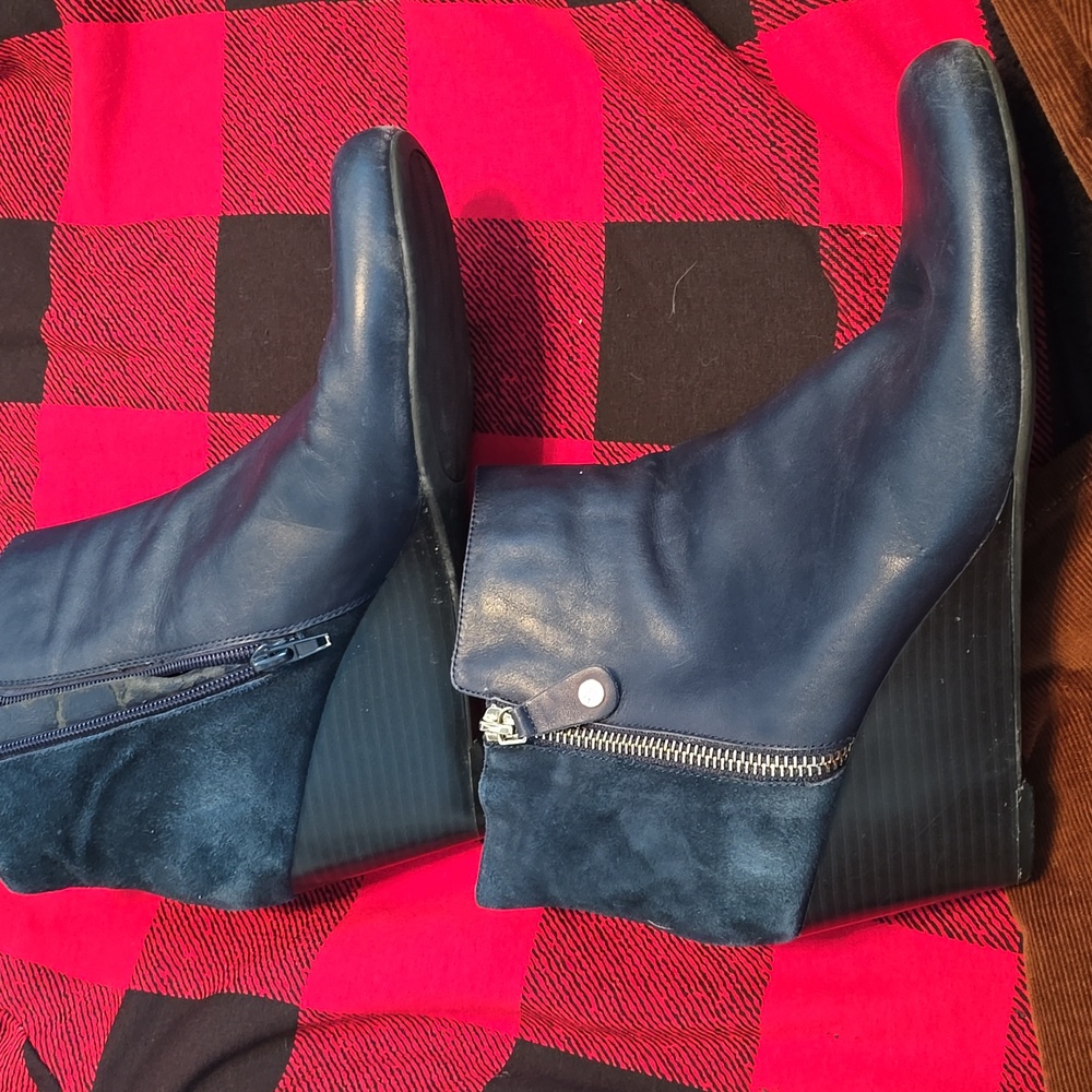 Navy Blue Isaac Mizrahi Live Kierra leather and suede wedge ankle boots